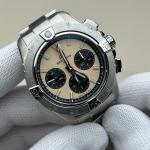 Breitling Avenger B01 Chronograph 44 - Image 2