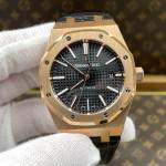 Audemars Piguet Royal Oak 15400 - Image 2