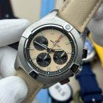Breitling Avenger B01 Chronograph 44 - Image 3