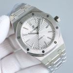 Audemars Piguet Royal Oak 15400 - Image 3