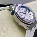 Audemars Piguet Royal Oak 15720 - Image 5