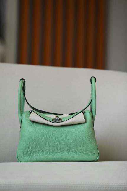 Mint green Lindy 26 handbag