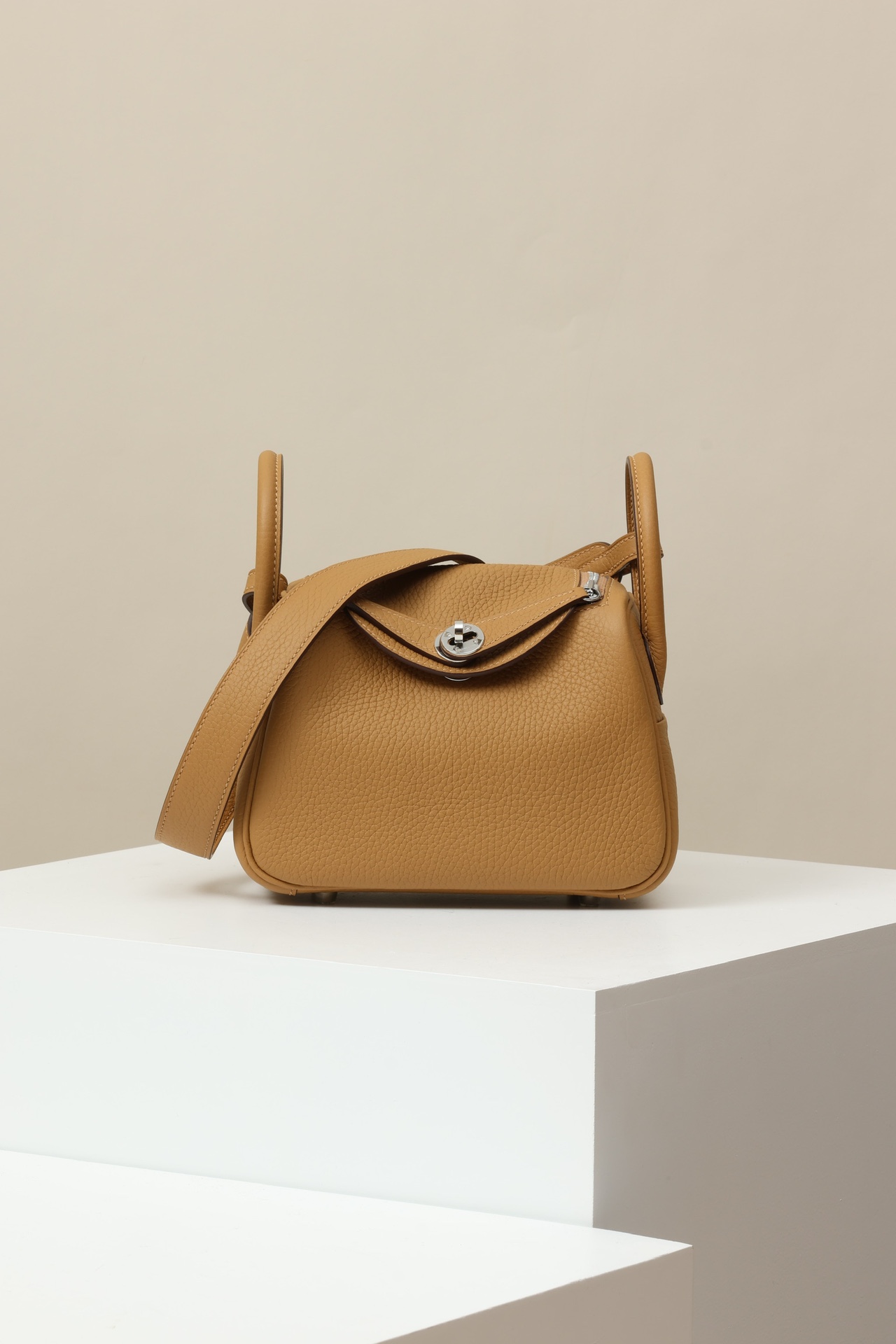 HSC-16696F220786 Lindy Mini Clemence Biscuit (4B) Palladium Hardware - Image 1