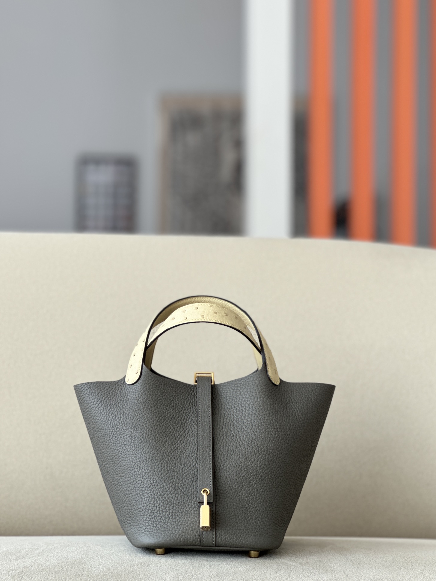 HSC-1E11C42311B0 Picotin Lock 18 Clemence and Ostrich Gris Meyer(0L) and Vanille(Y1) Palladium Hardware - Image 1
