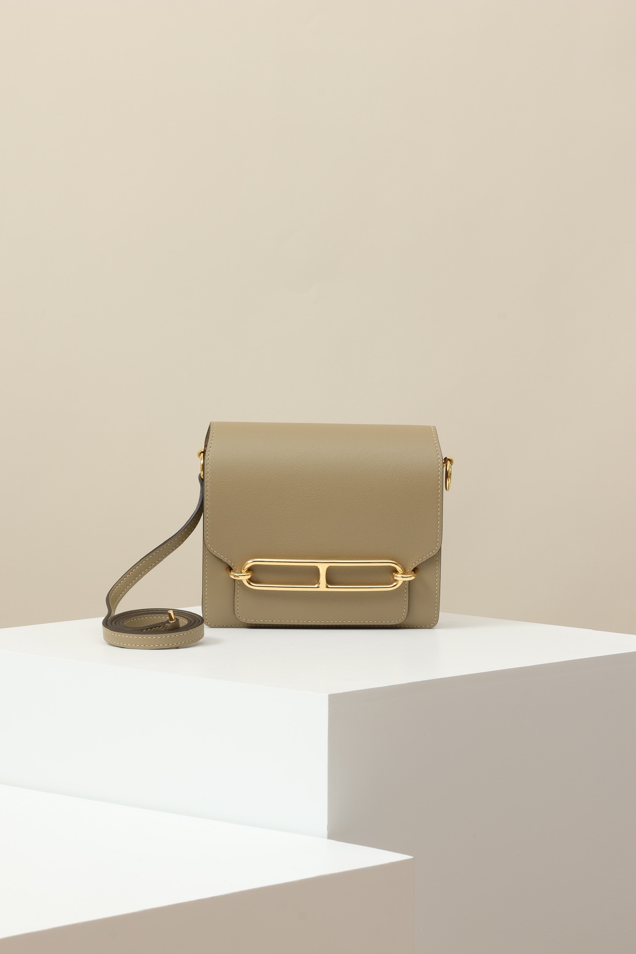 HSC-1FD02662B4B0 Roulis Mini Swift Beige Marfa (8Q) Gold Hardware - Image 1