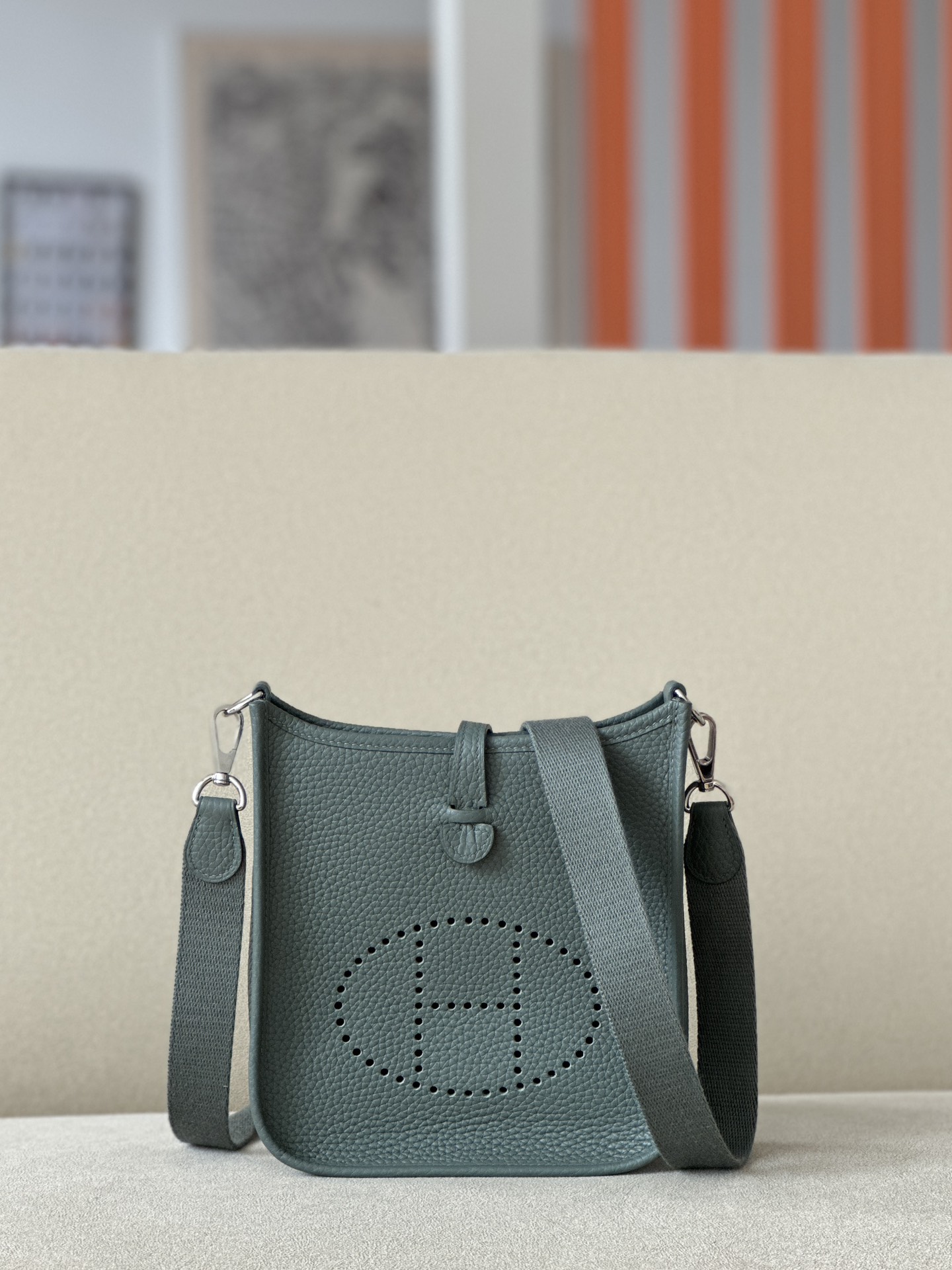 HSC-48099F725425 Evelyne PM Clemence Vert Amande 63 Palladium Hardware - Image 1