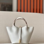 Picotin Lock 18 Clemence and Matte Alligator Beton(8L) Gold Hardware