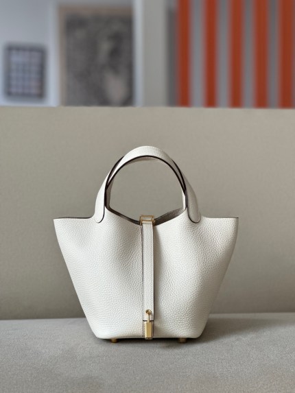 Picotin Lock 18 Clemence Nata(I2) Gold Hardware