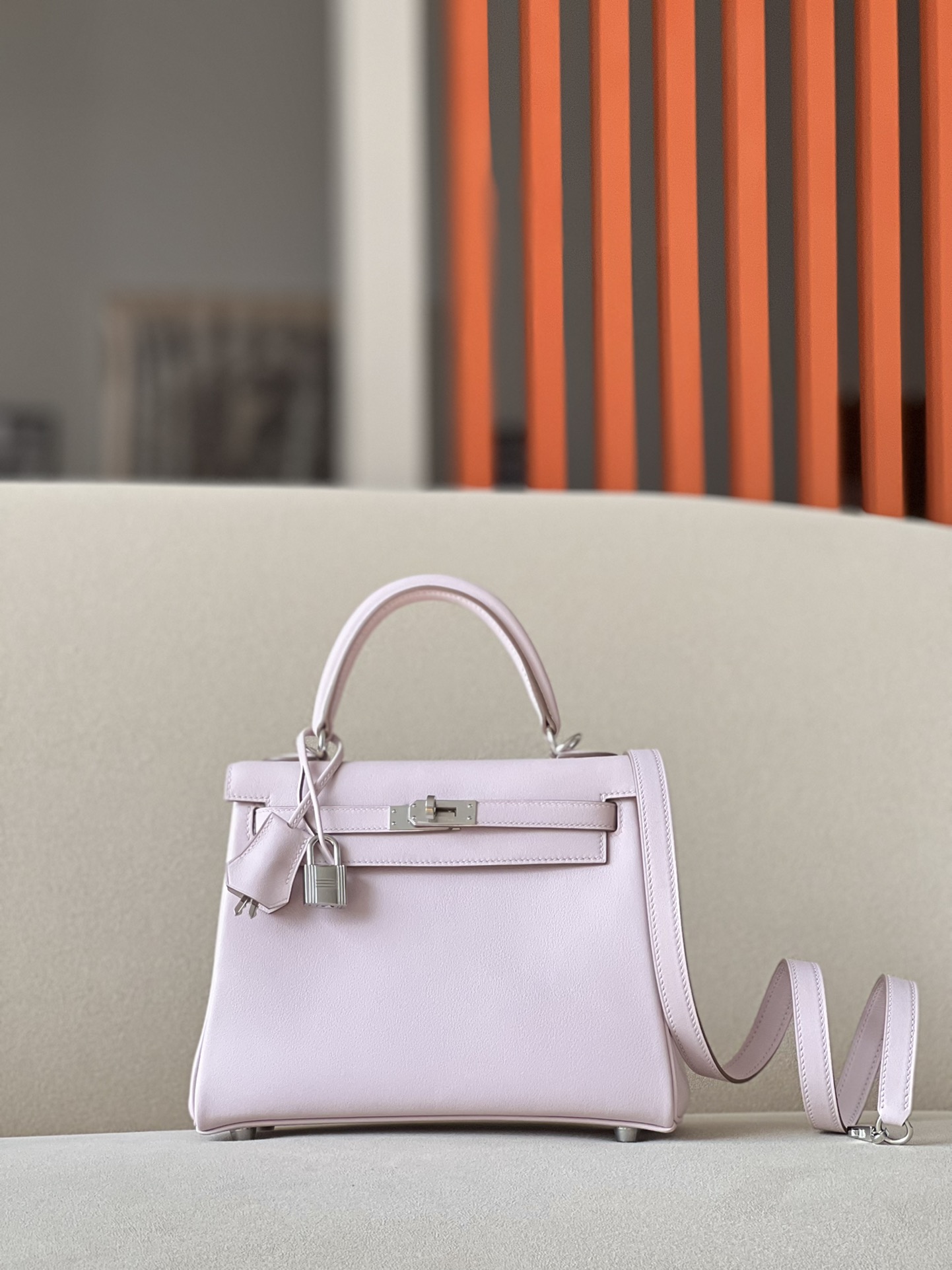 HSC-CB3E70E0F4F6 Kelly 25 Swift Mauve Pale (09) Palladium Hardware - Image 1