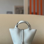 Picotin Lock 18 Clemence Blue Brume(T0) Palladium Hardware