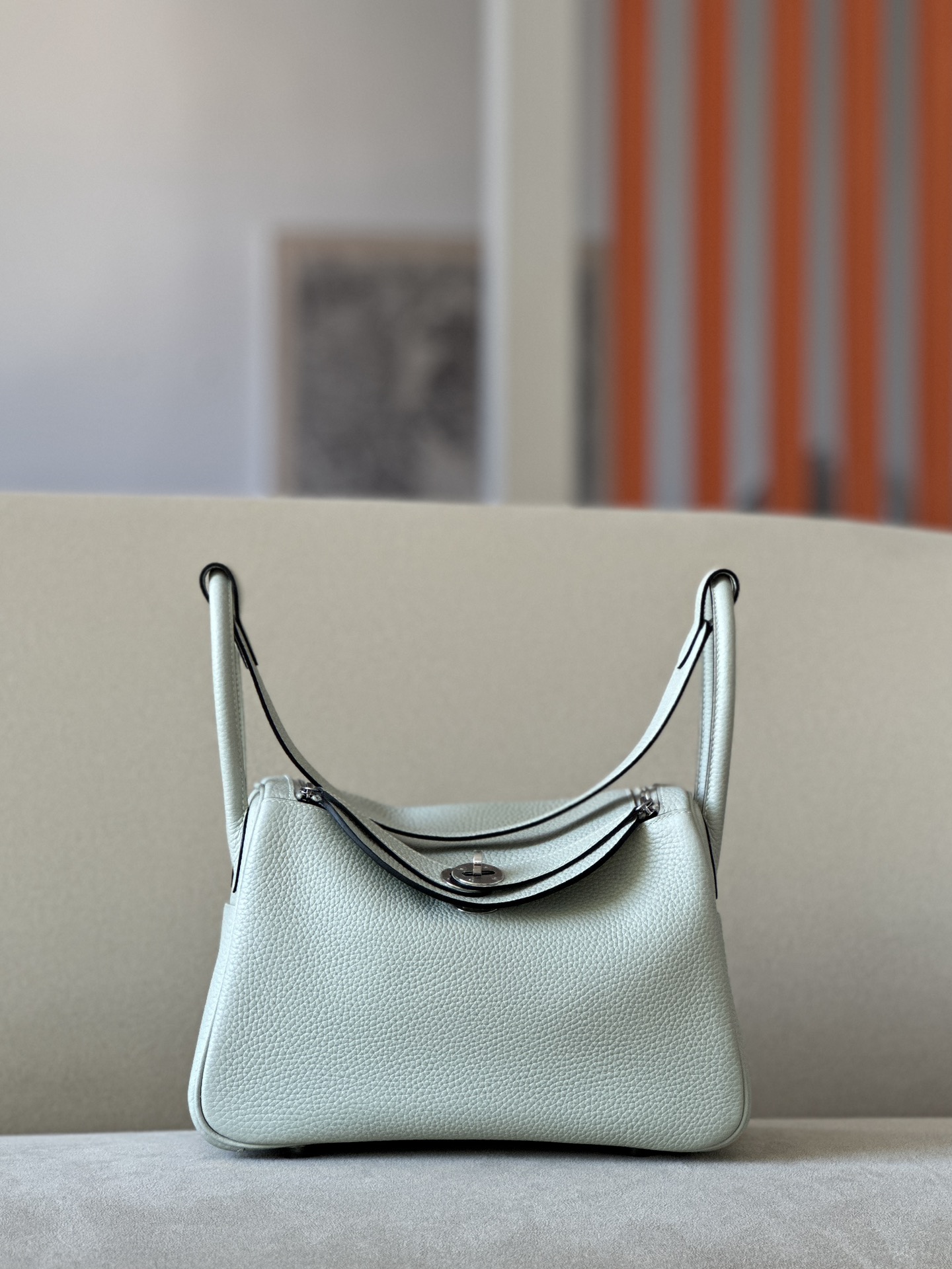 HSC-EB0BE58C0AF4 Lindy 26 Clemence Gris Ciment (OV) Palladium Hardware - Image 1