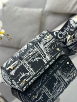 Dior Medium Lady D-Lite bag - Image 4