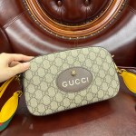 Gucci NEO VINTAGE GG SUPREME MESSENGER BAG - Image 9