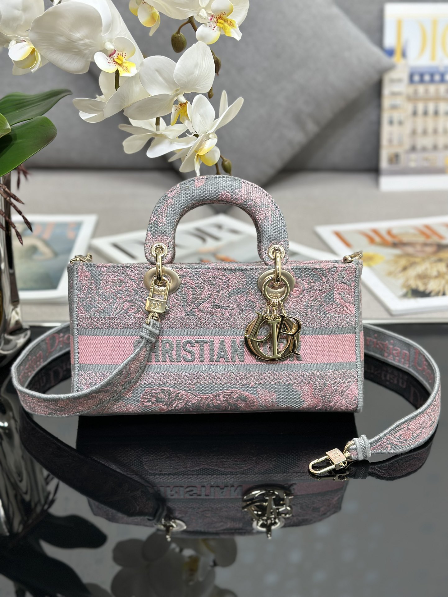 HSC-03F8D209C7EB Dior Lady D-Joy Bag Medium - Image 1