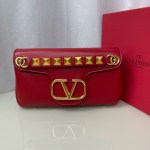 Valentino Stud Sign