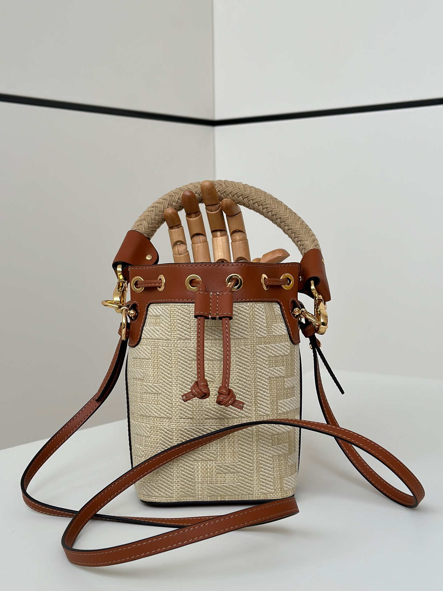 HSC-08AB02B12729 Fendi Mon Tresor - Image 1