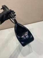 Prada Medium leather tote bag - Image 6