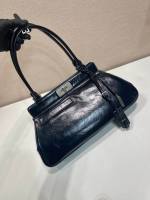 Prada Medium leather tote bag - Image 7