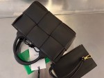 BOTTEGA VENETA BV Candy Arco Tote Bag - Image 4