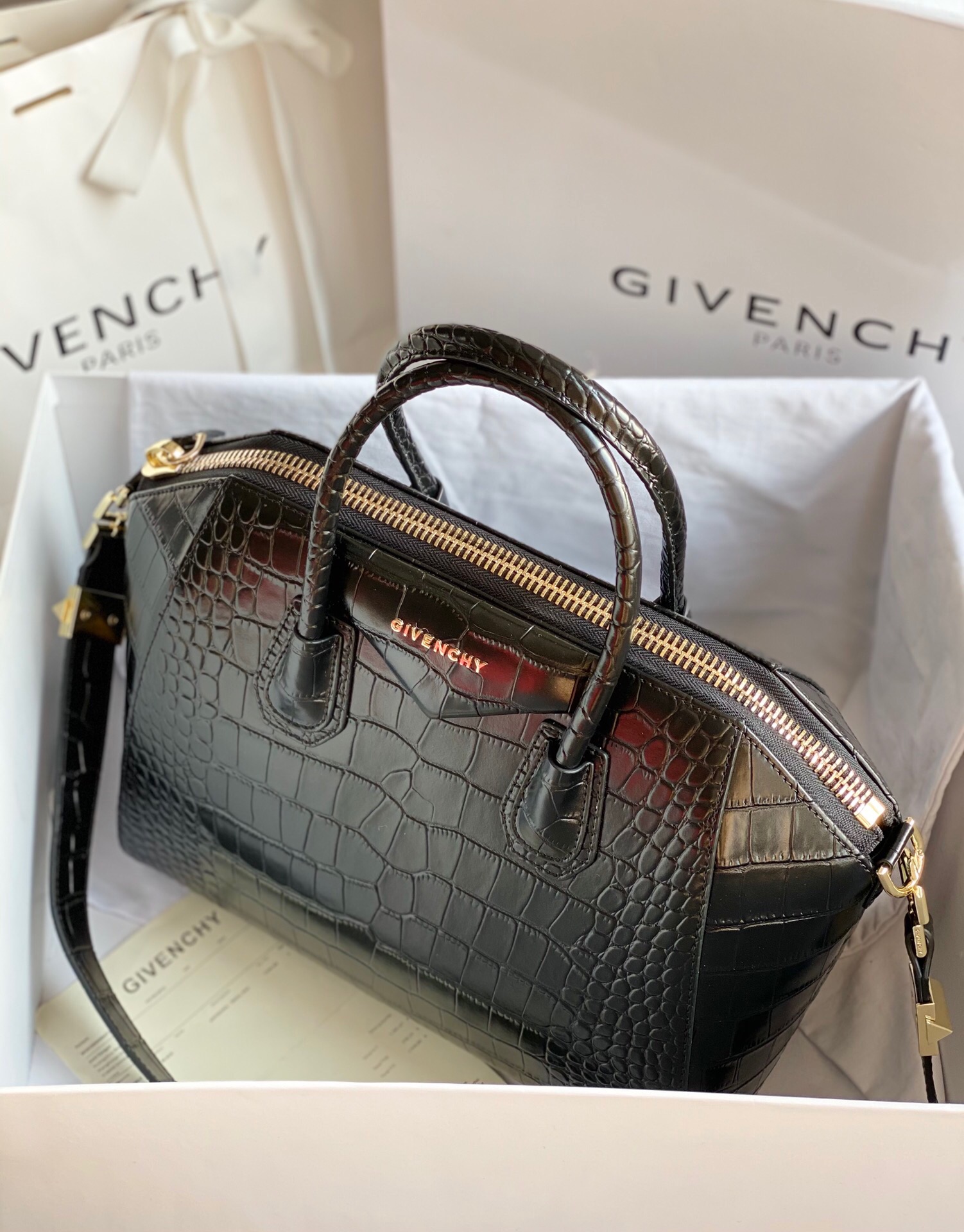 HSC-0FC94EEE978D Givenchy Antigona Medium - Image 1
