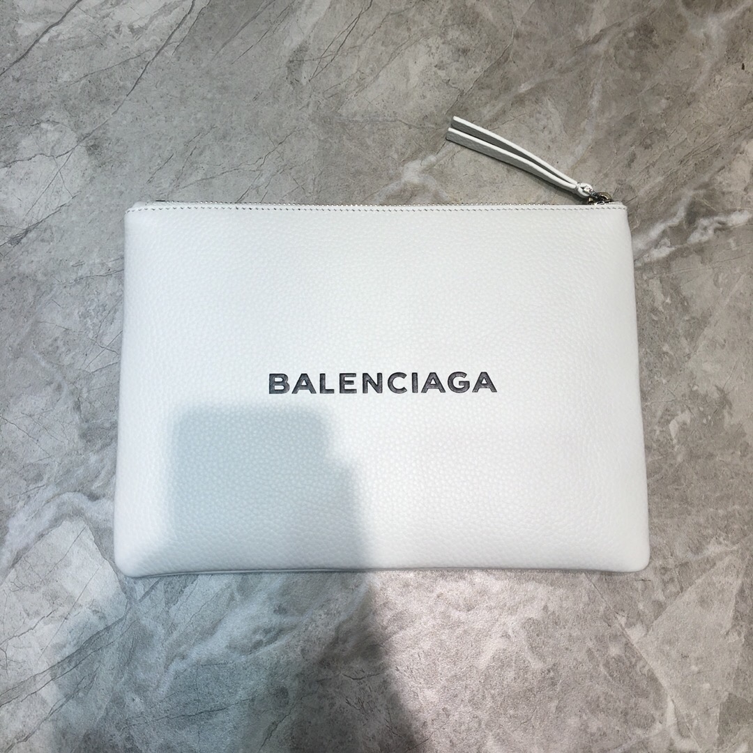 HSC-113EC5B7FFB2 Balenciaga Clutch - Image 1