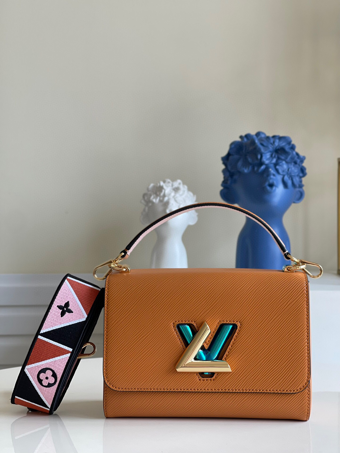 HSC-12AEE5FCAE03 Louis Vuitton Twist - Image 1