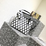 Valentino Beehive - Image 7