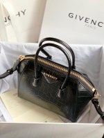 Givenchy Antigona Mini