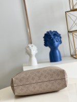 Louis Vuitton Why Knot MM - Image 5