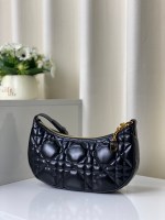 CD LOUNGE - Image 3