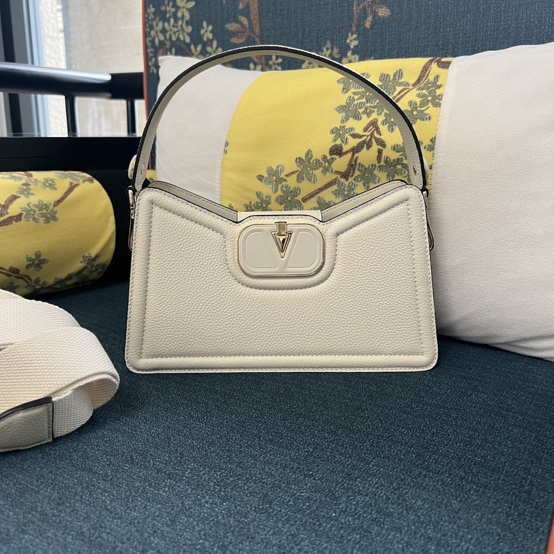 HSC-15F3E67C4394 Valentino Garavani Handbag - Image 1