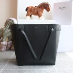 Celine Cabas Phantom