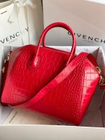 Givenchy Antigona Medium - Image 9