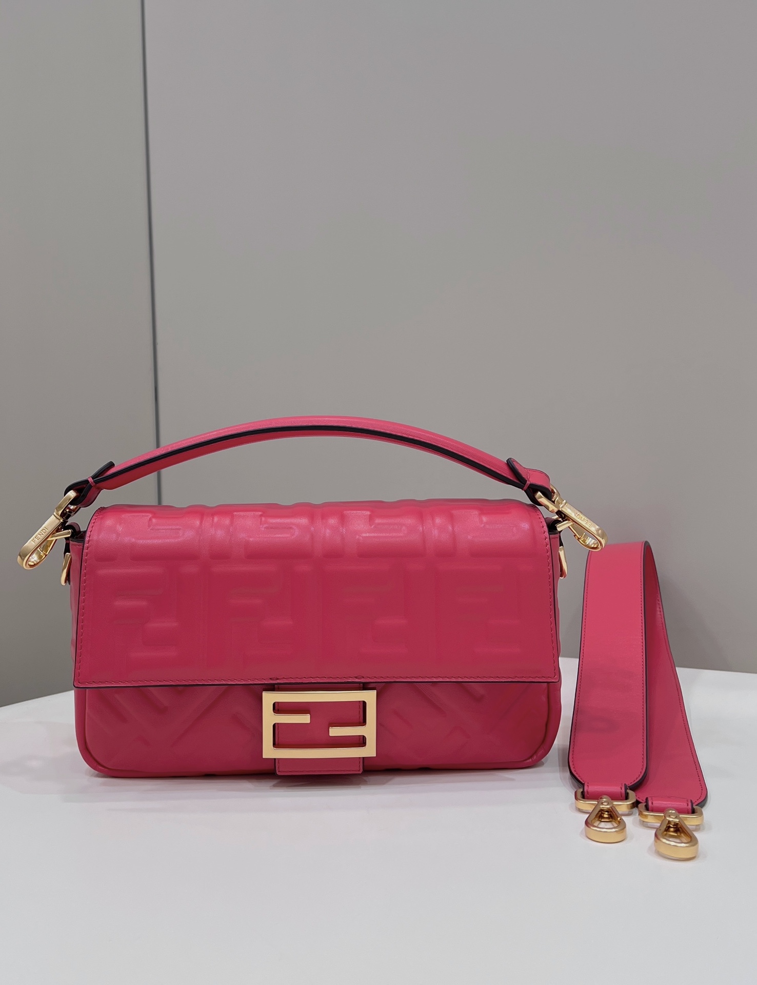 HSC-1F34C0C395E6 Fendi Baguette Medium Bag - Image 1