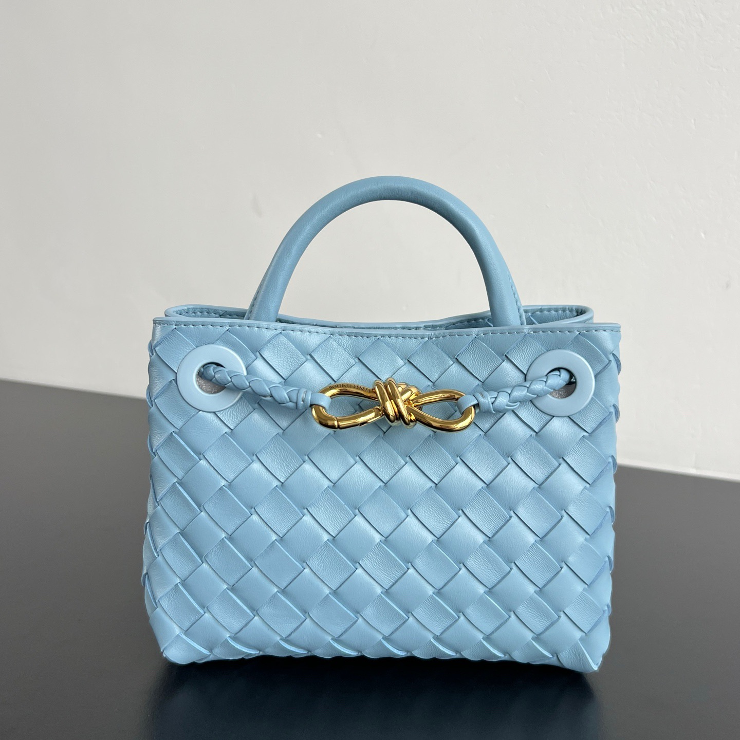 HSC-2536D4D3B522 Bottega Veneta Mini Andiamo - Image 1