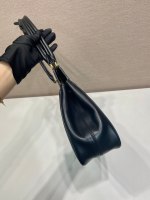 Prada Medium leather tote bag - Image 5