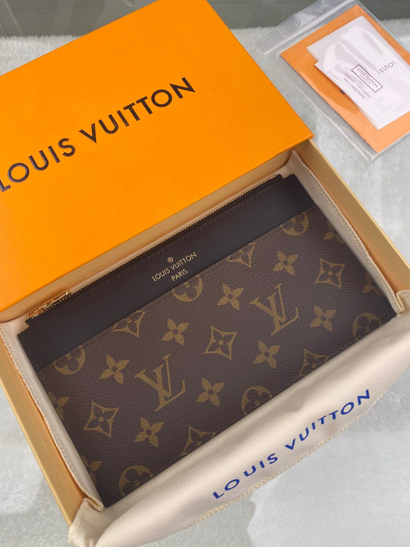 HSC-27E565A86EC7 Louis Vuitton Wallet - Image 1