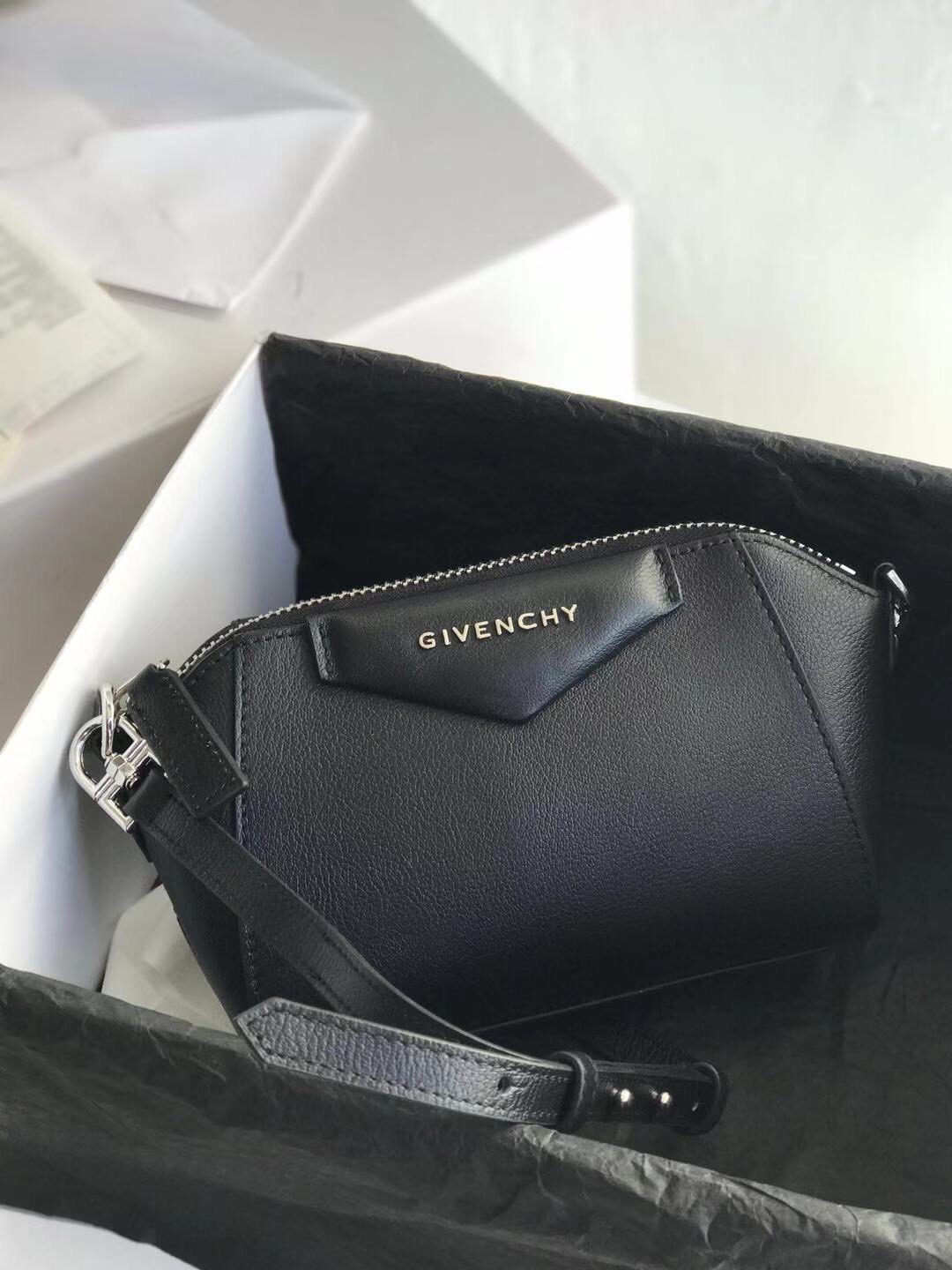 HSC-2947ADCBE96A Givenchy Antigona - Image 1