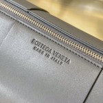 BOTTEGA VENETA BV Medium Canette bag - Image 6