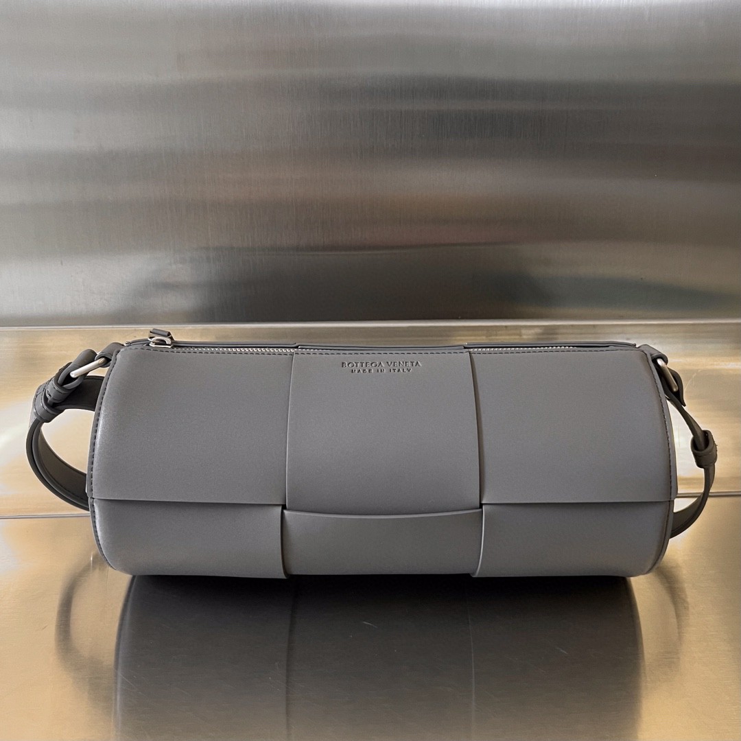 HSC-2C4685432F0A BOTTEGA VENETA BV Medium Canette bag - Image 1
