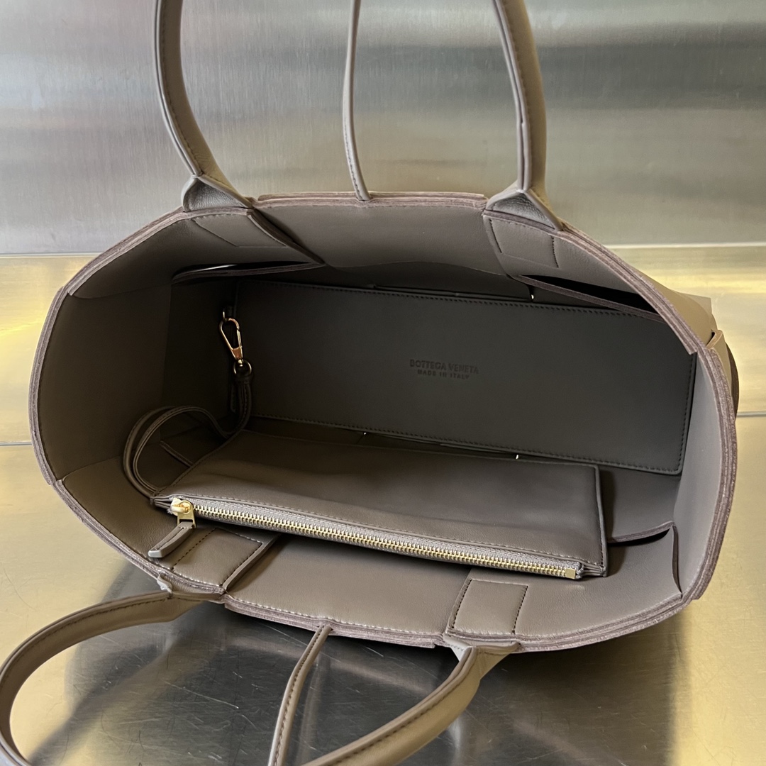 HSC-2F8E826DCC69 Bottega Veneta Arco Tote - Image 1