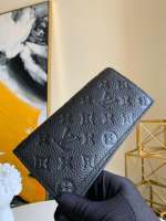 Louis Vuitton Brazza Wallet