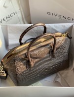Givenchy Antigona Medium - Image 5
