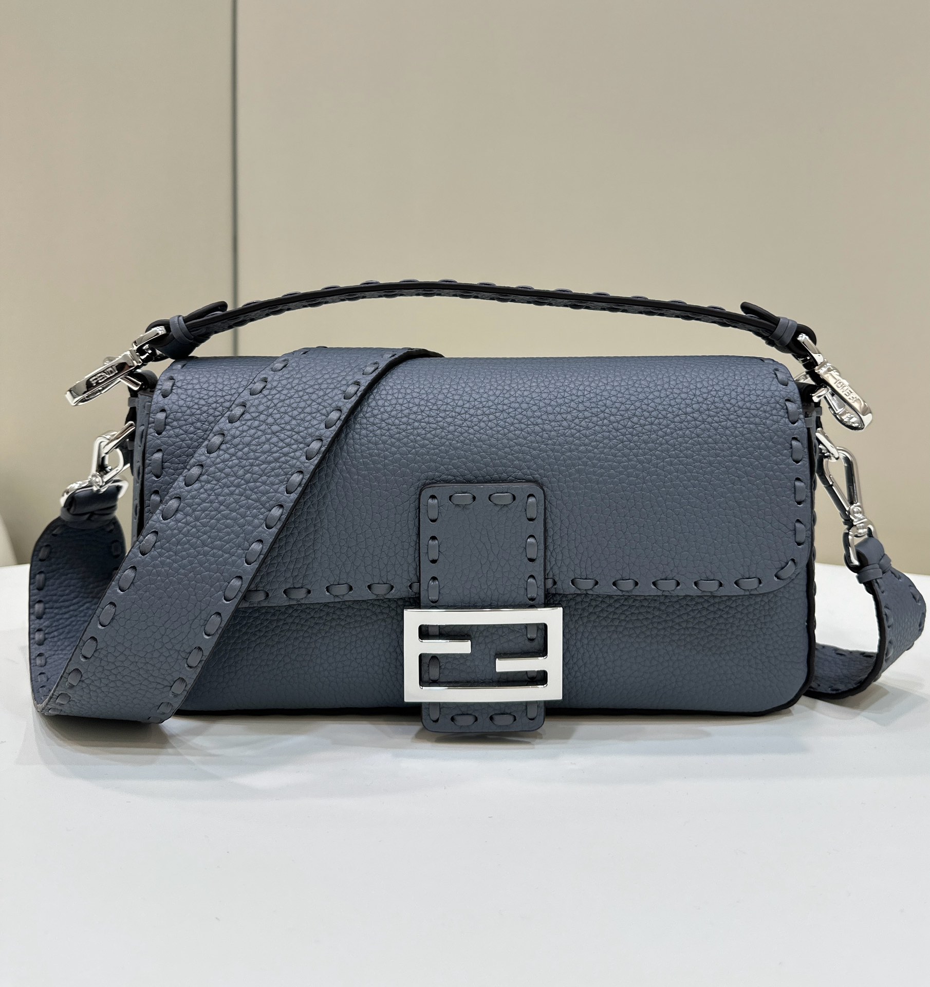 HSC-31001854BF7B FENDI BAGUETTE - Image 1
