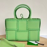BOTTEGA VENETA Arco Tote