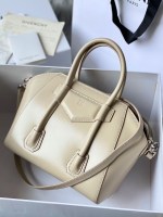 Givenchy Antigona Lock Soft - Image 2