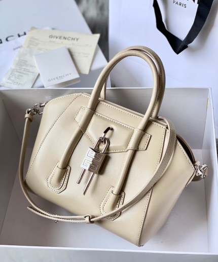 Givenchy Antigona Lock Soft