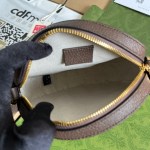 Gucci Round Shoulder Bags - Image 2