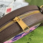 Gucci Round Shoulder Bags - Image 4