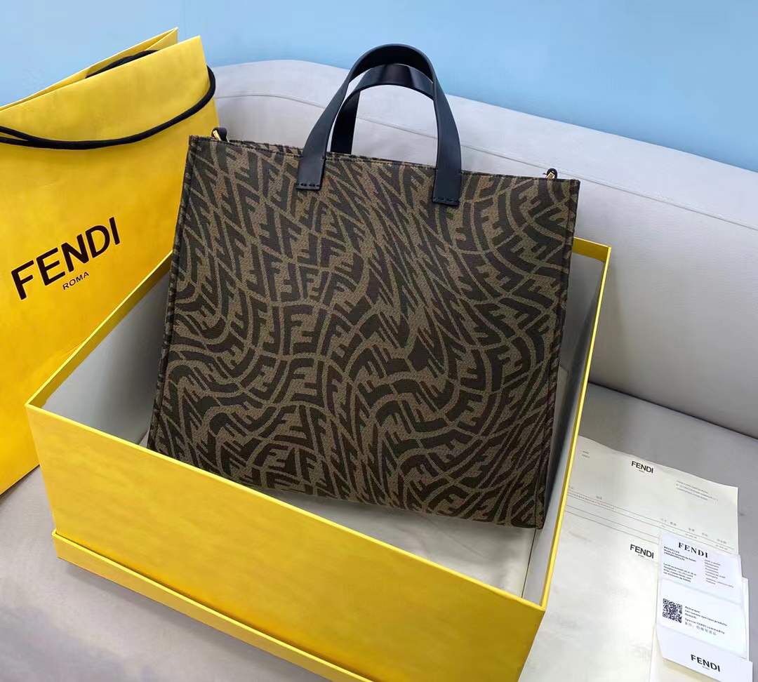 HSC-3642877E22B7 Fendi Tote - Image 1